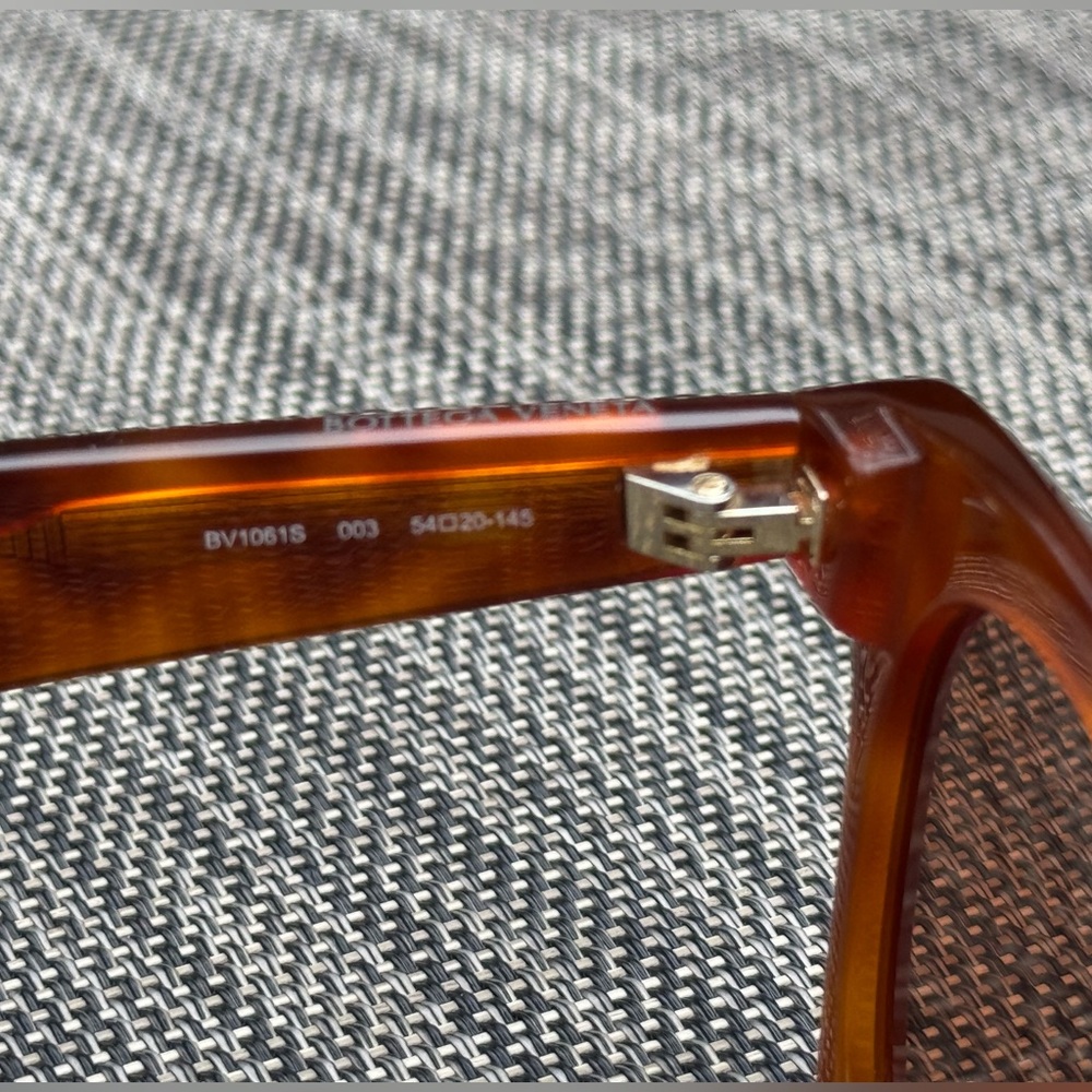 Bottega Veneta Sunglasses - Picture 5 of 7